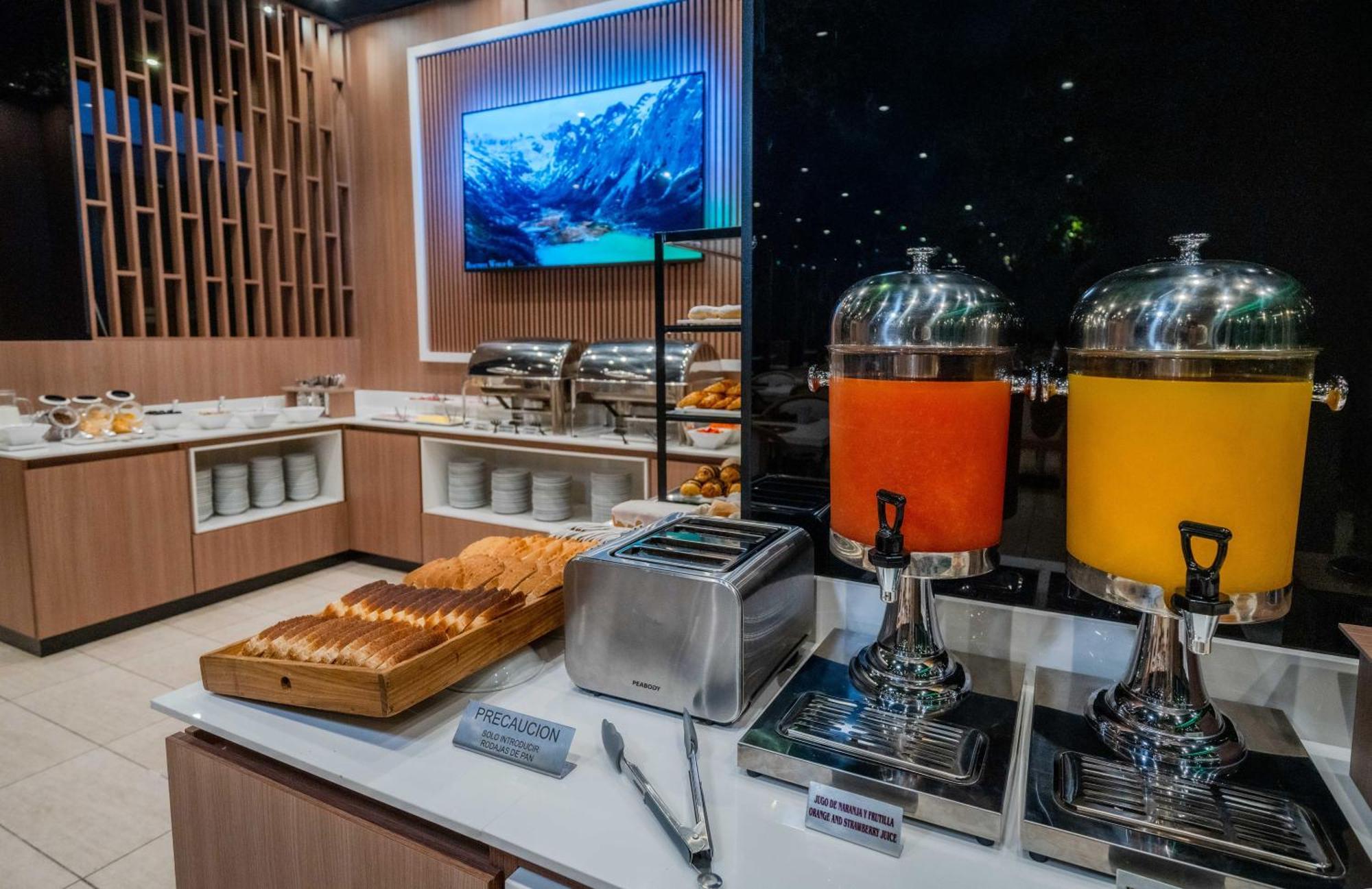 罗萨里奥假日酒店 外观 照片